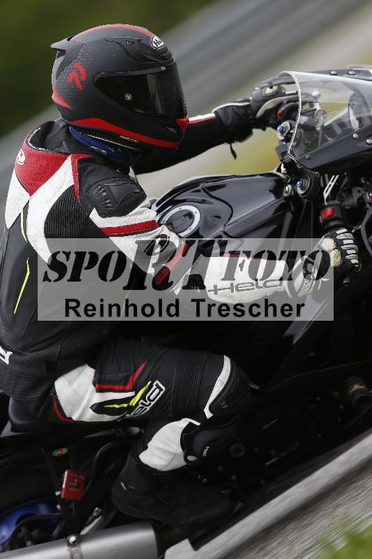 Archiv-2025/08 20.04.2025 Speer Racing ADR/Gruppe gruen/backside